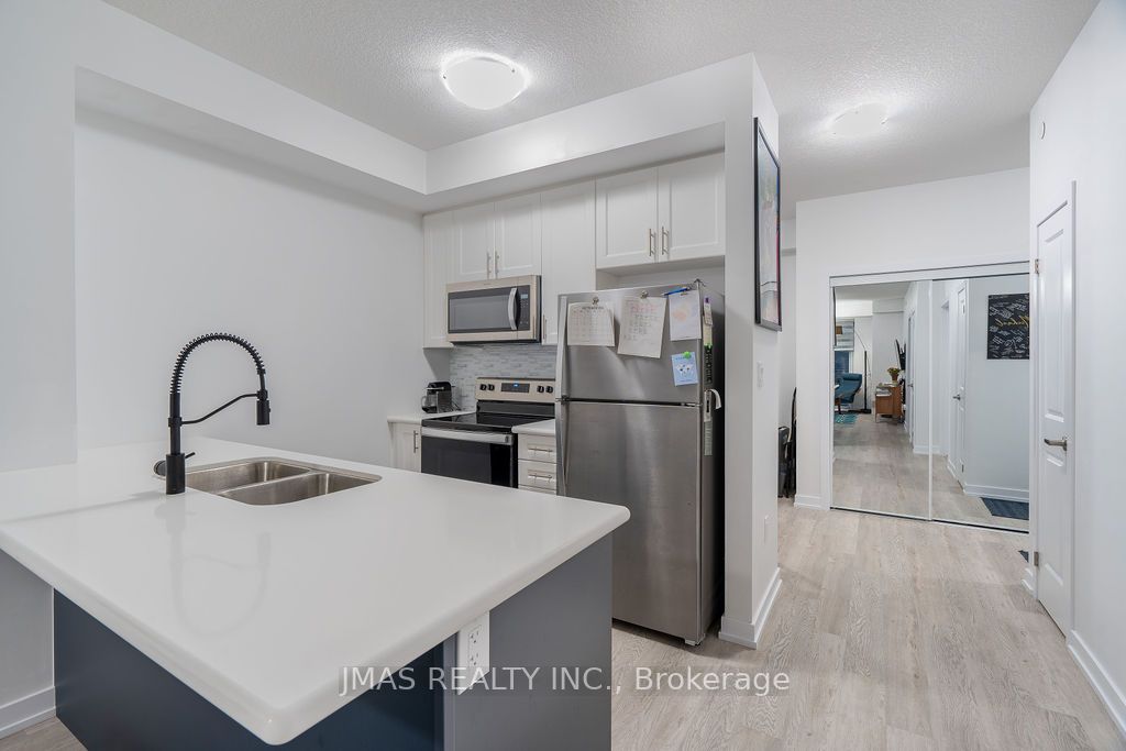 460 Dundas St E, #233