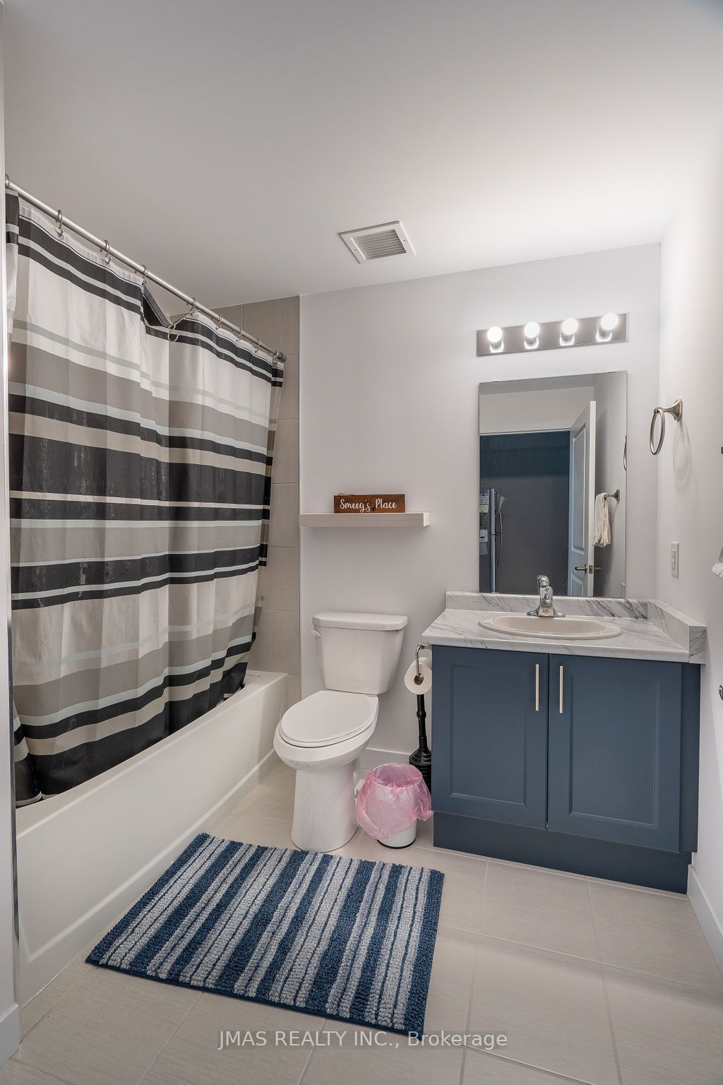 460 Dundas St E, #233