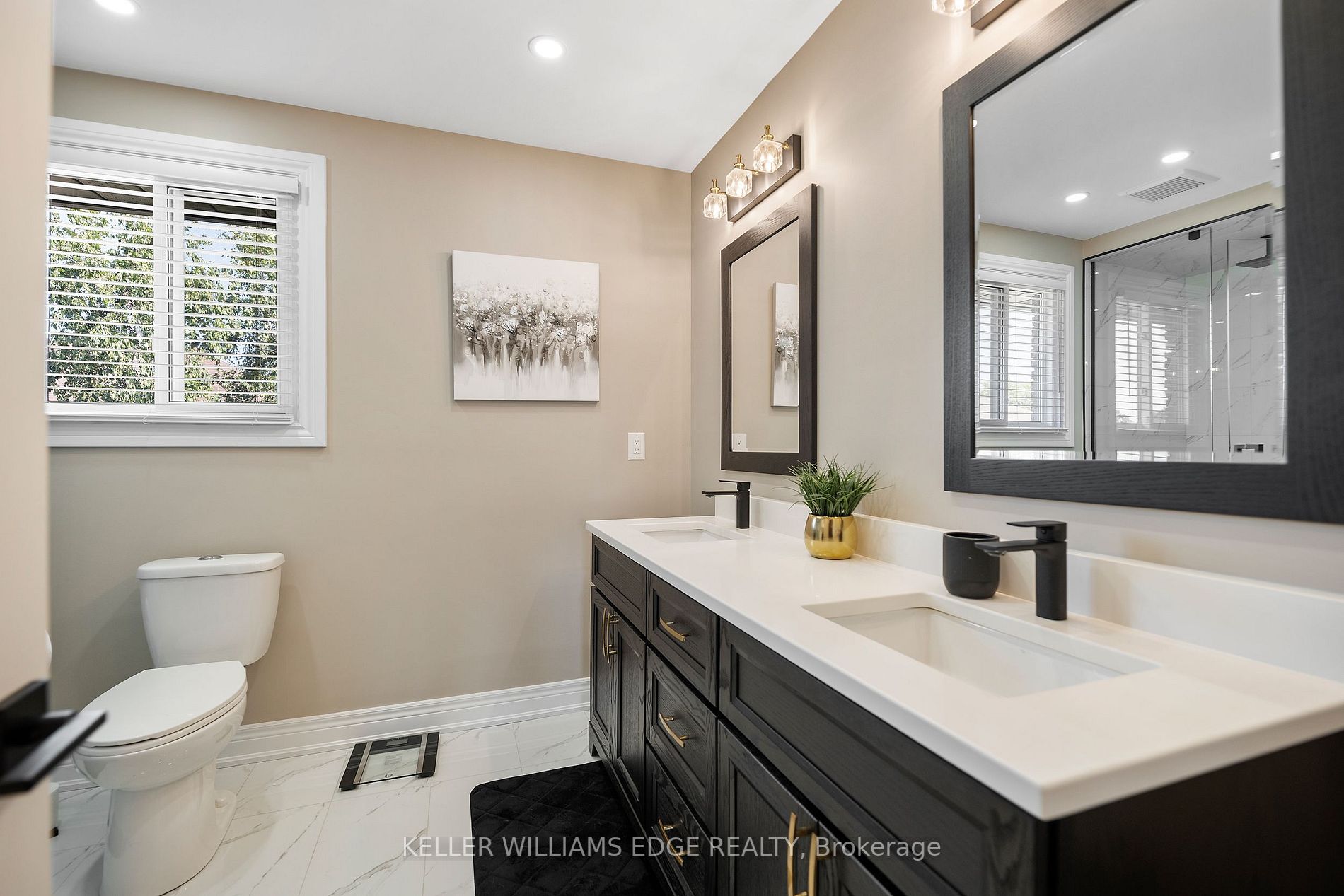 37 Napoleon Dr
