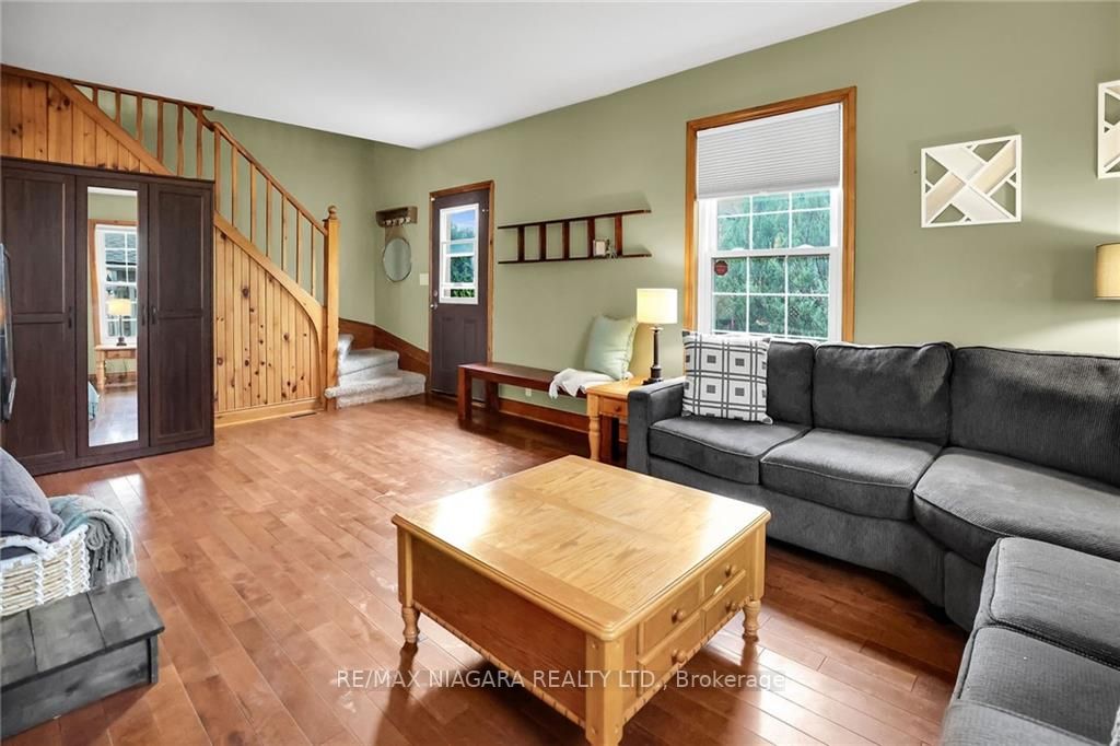 5 Wilholme Dr