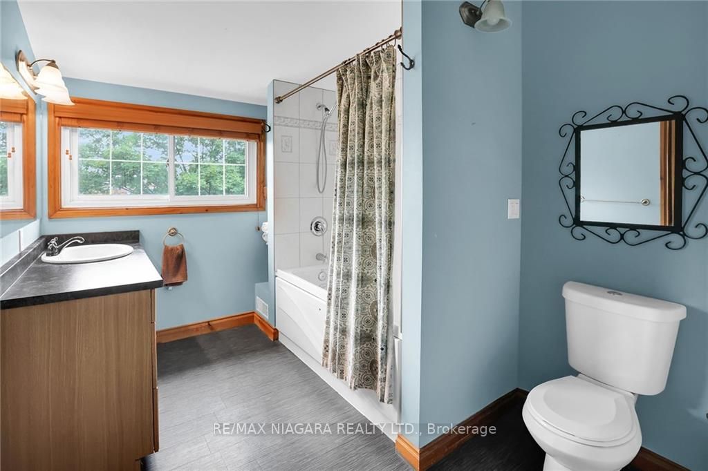 5 Wilholme Dr