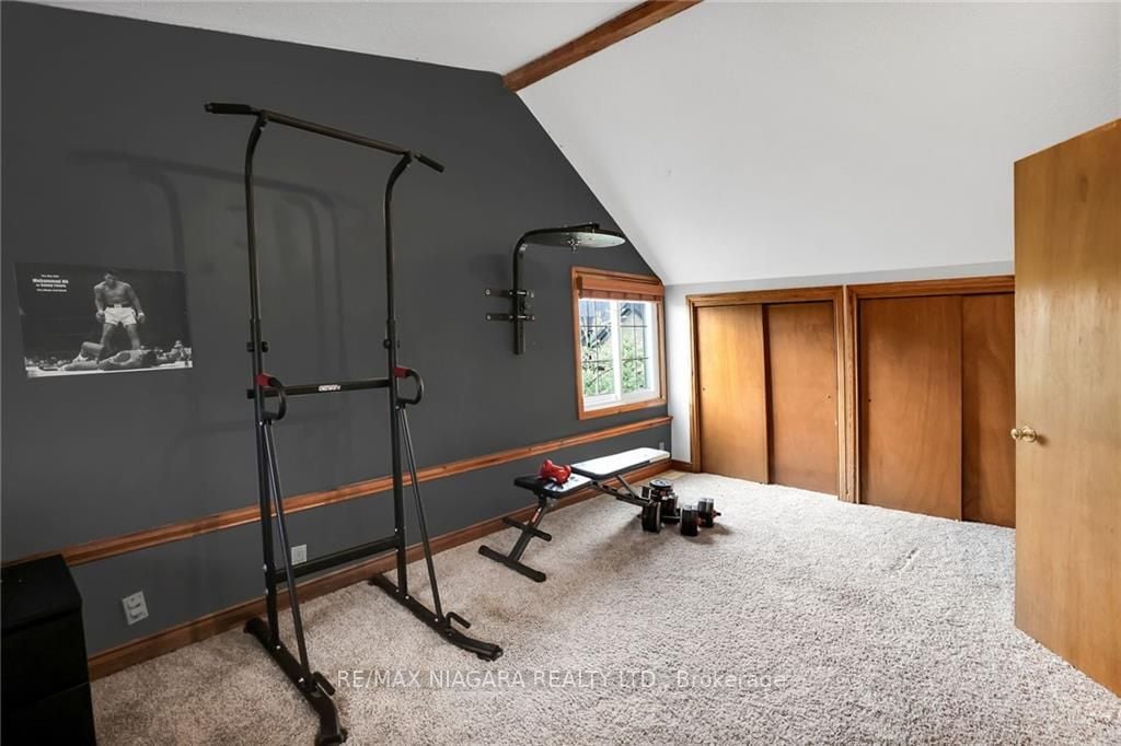 5 Wilholme Dr