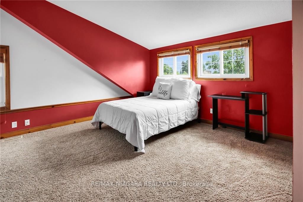 5 Wilholme Dr