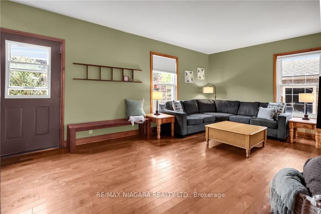 5 Wilholme Dr