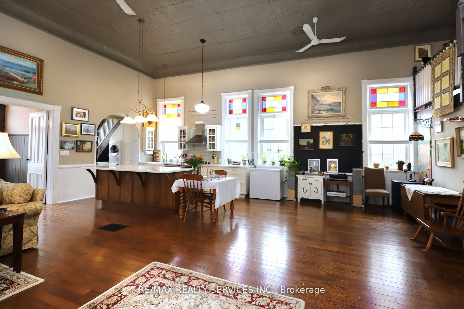 305 Hartley Rd