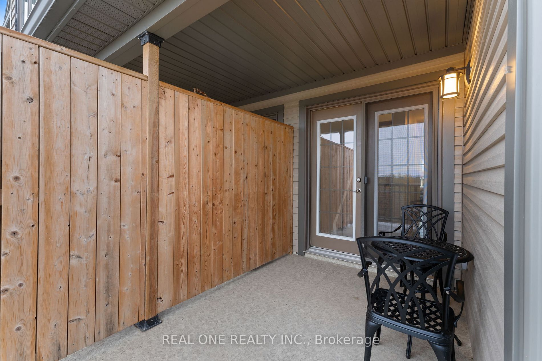 85 Mullin Dr, #1B