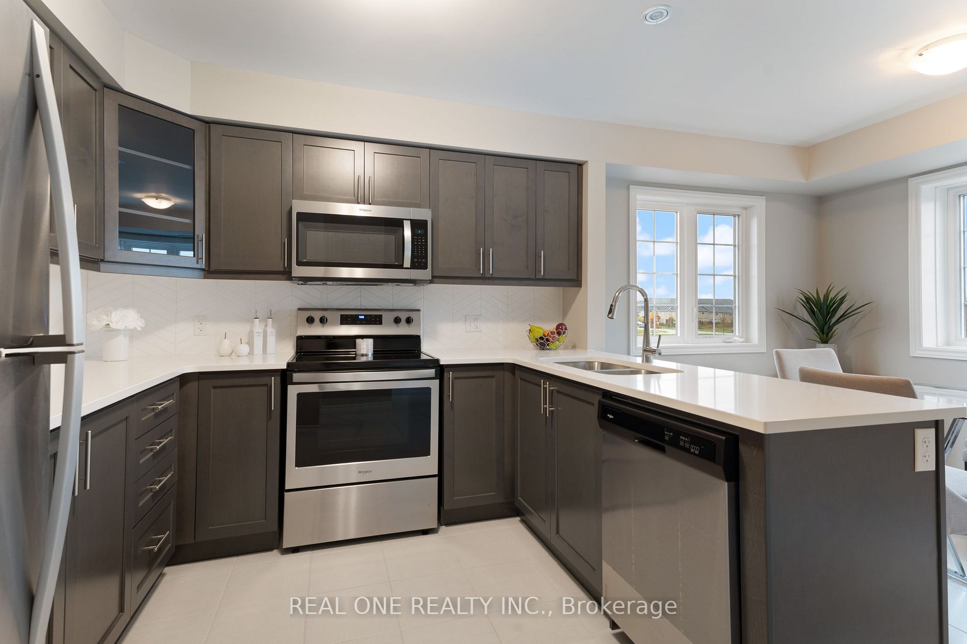 85 Mullin Dr, #1B