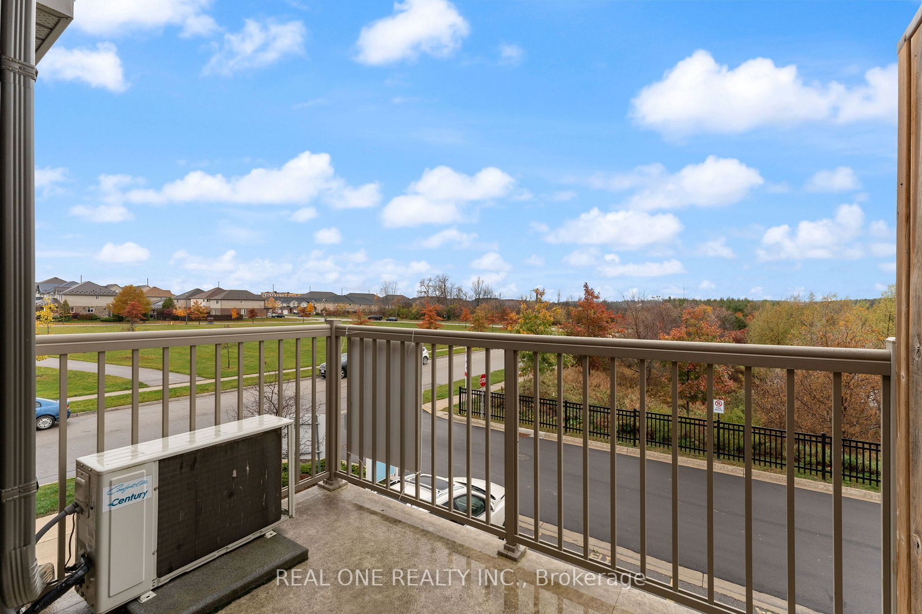 85 Mullin Dr, #1B