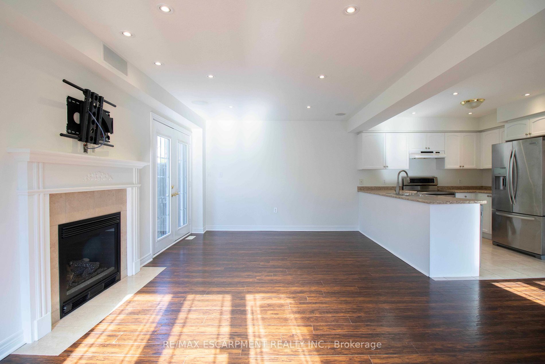 56 Geranium Ave