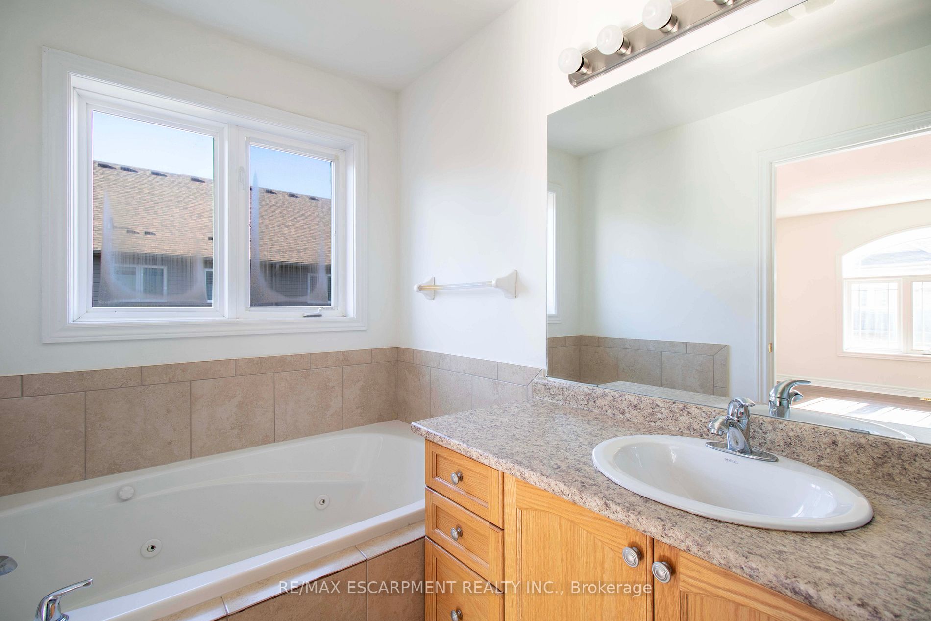 56 Geranium Ave