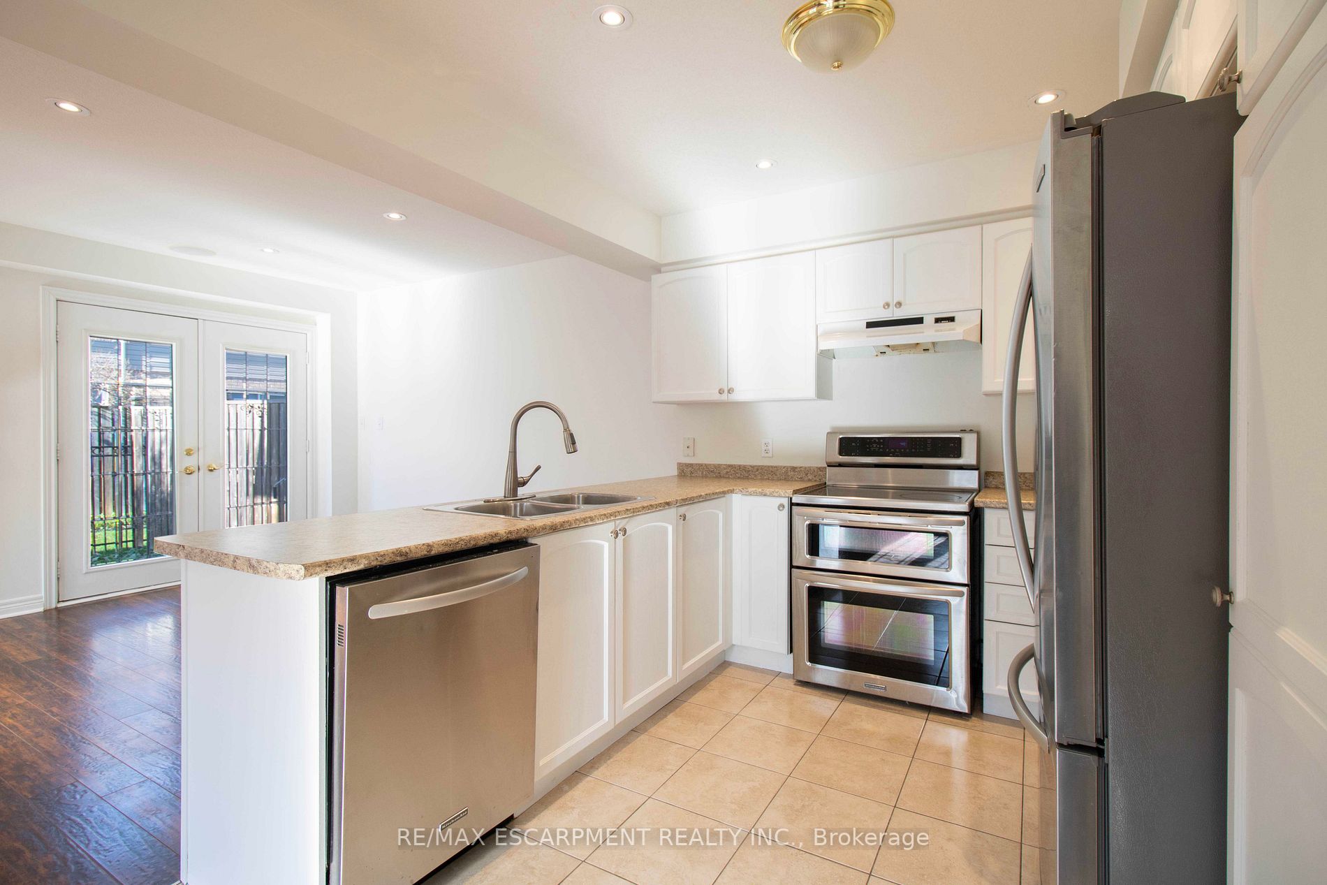 56 Geranium Ave