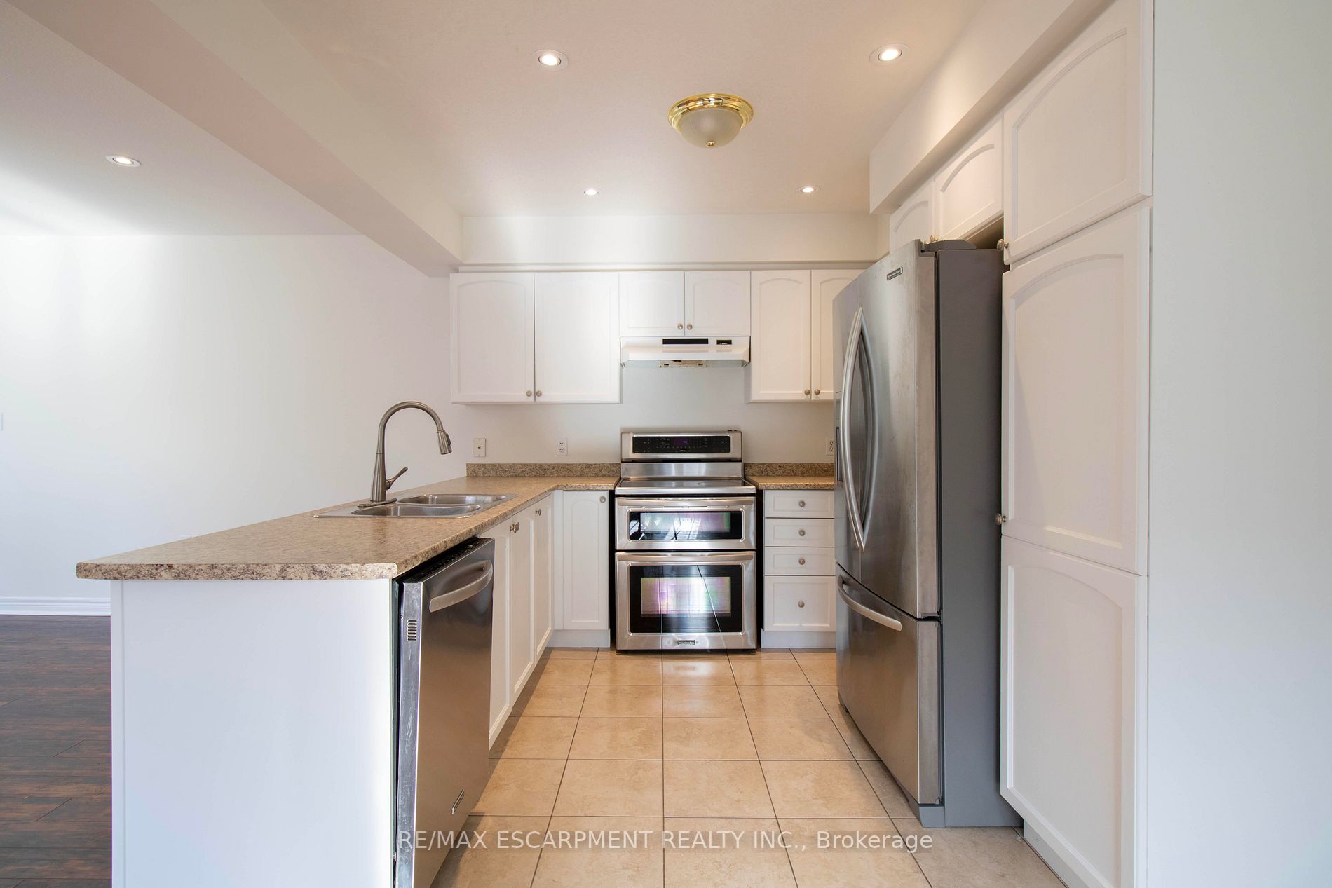 56 Geranium Ave