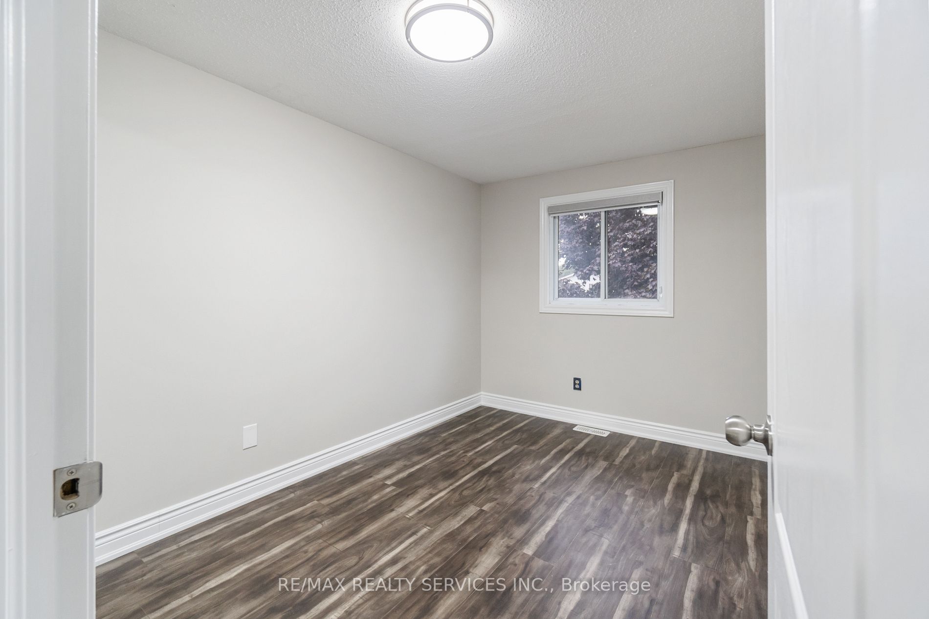 142 Cornerbrook Crescent
