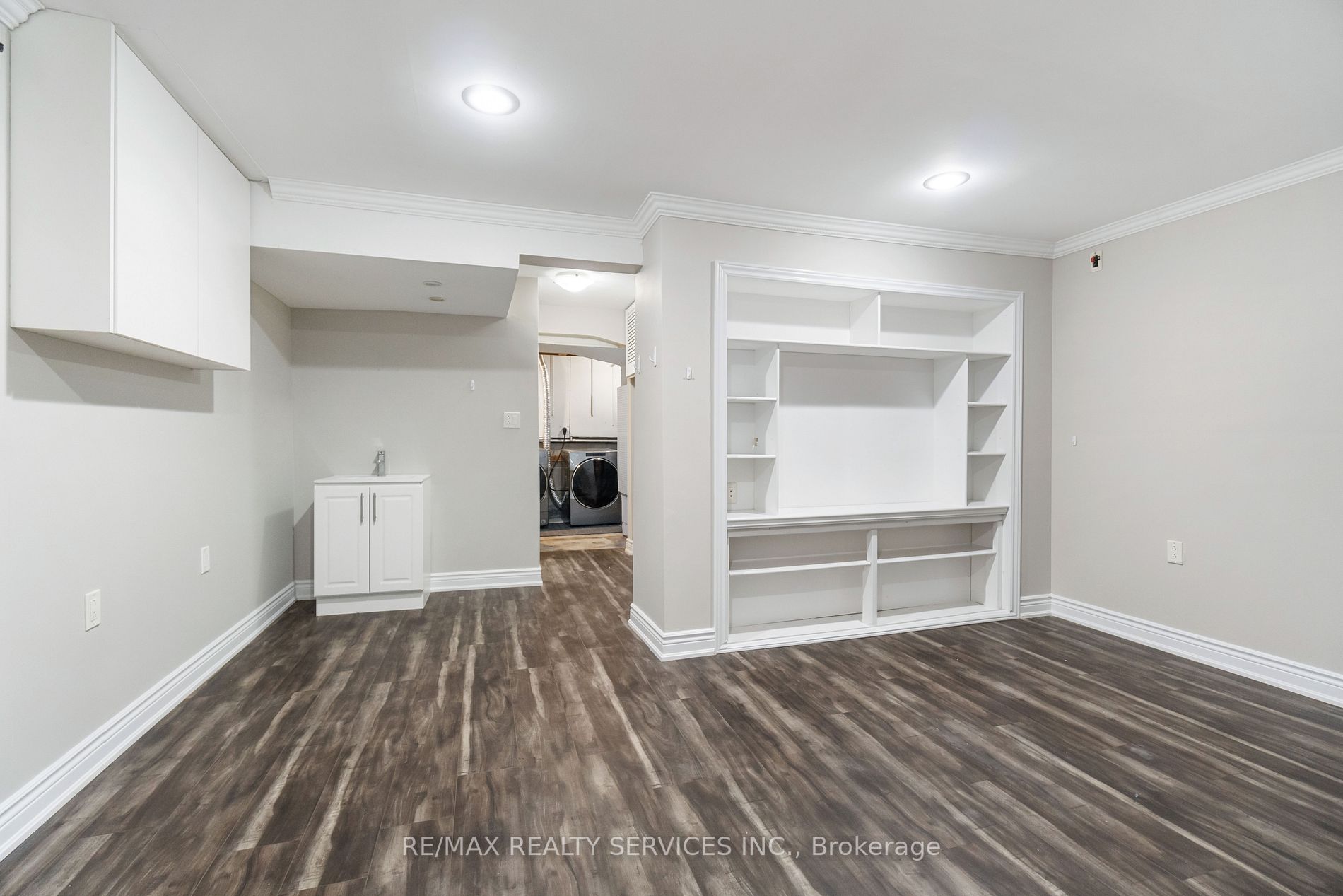 142 Cornerbrook Crescent