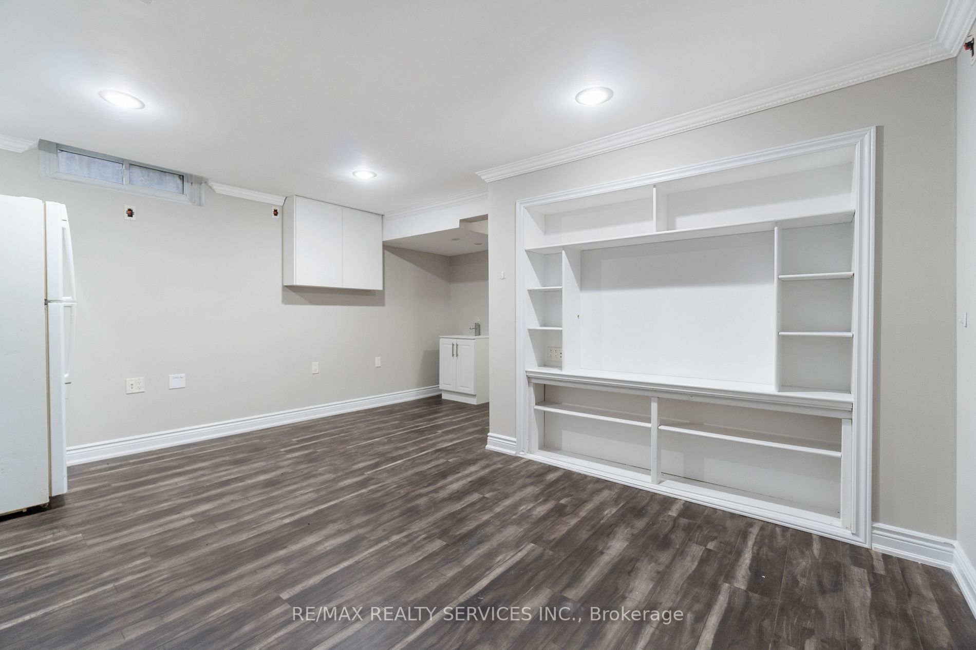 142 Cornerbrook Crescent