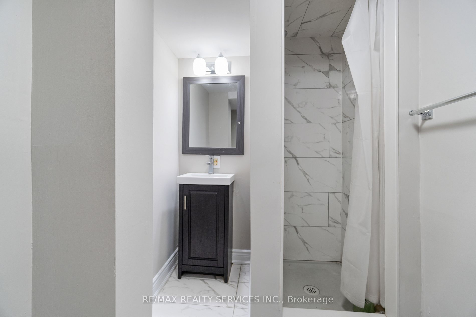 142 Cornerbrook Crescent