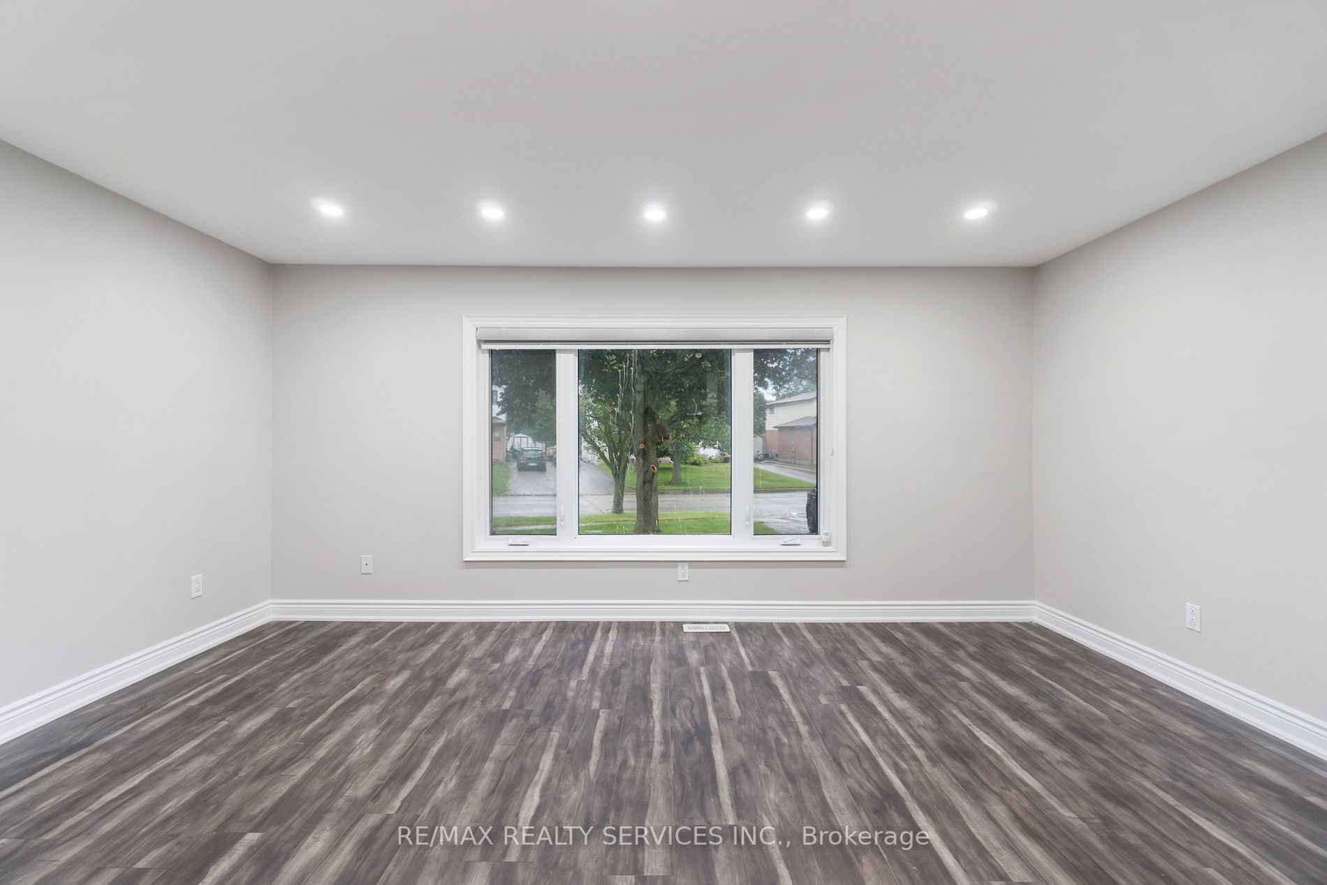 142 Cornerbrook Crescent