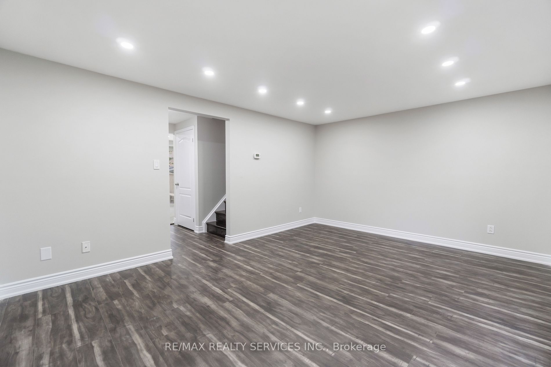 142 Cornerbrook Crescent
