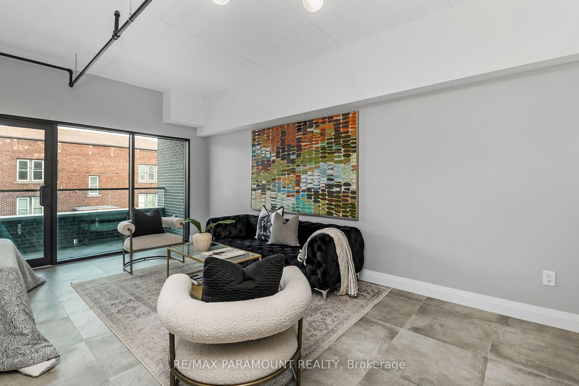 781 Erie St E, #203