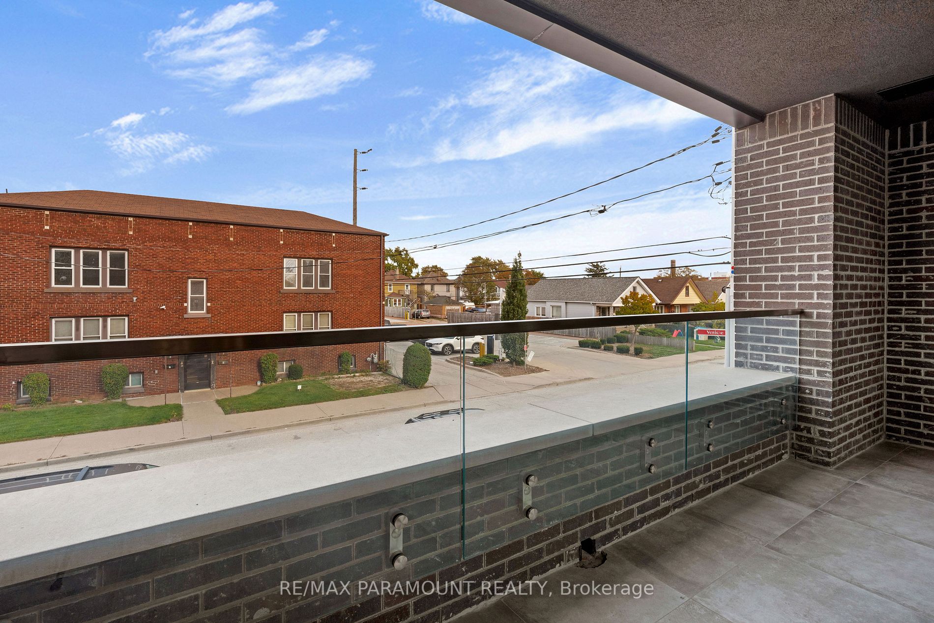 781 Erie St E, #304