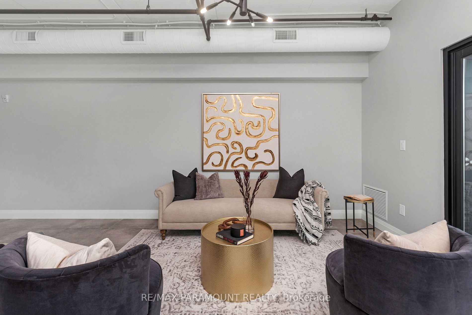 781 Erie St E, #304