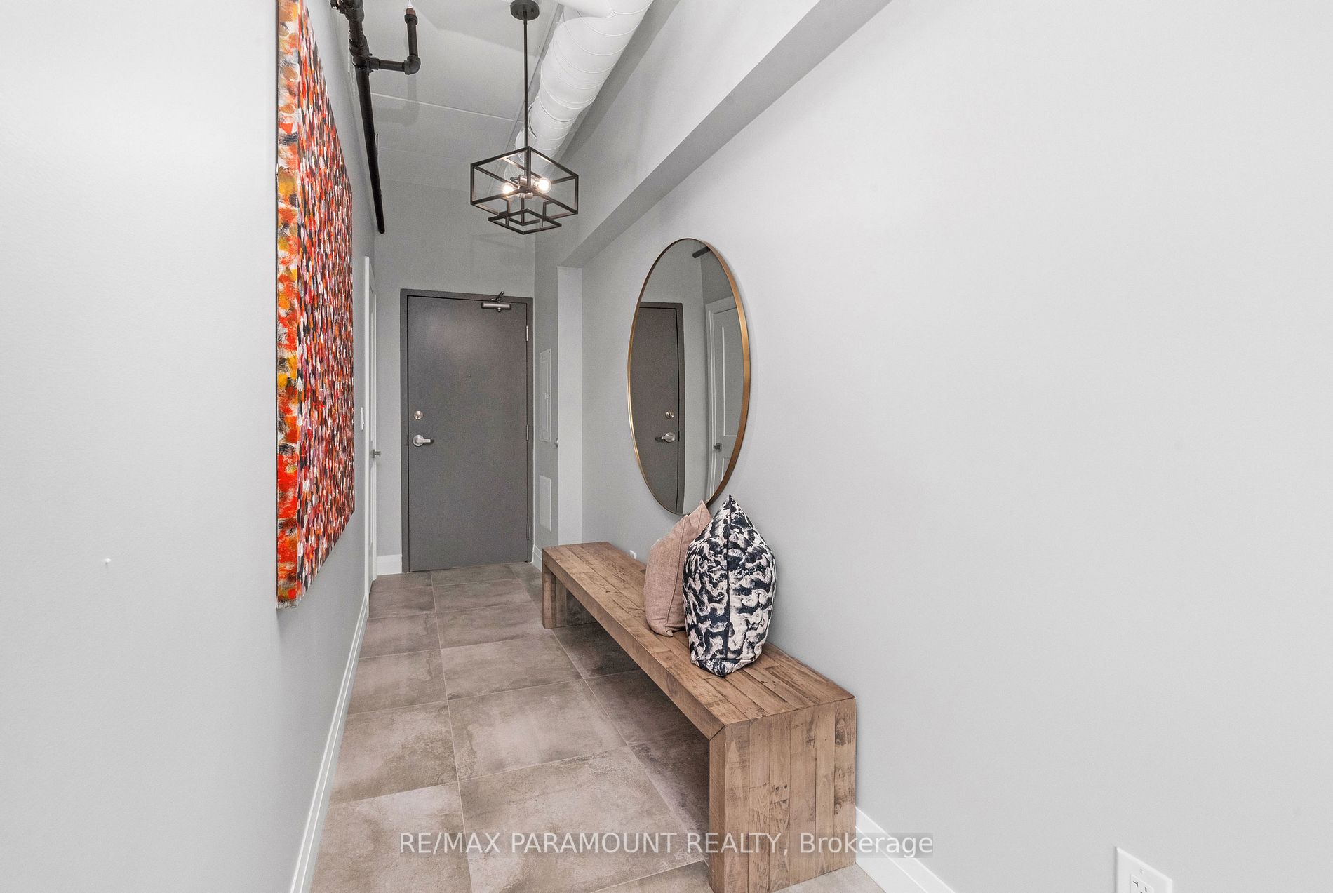 781 Erie St E, #304