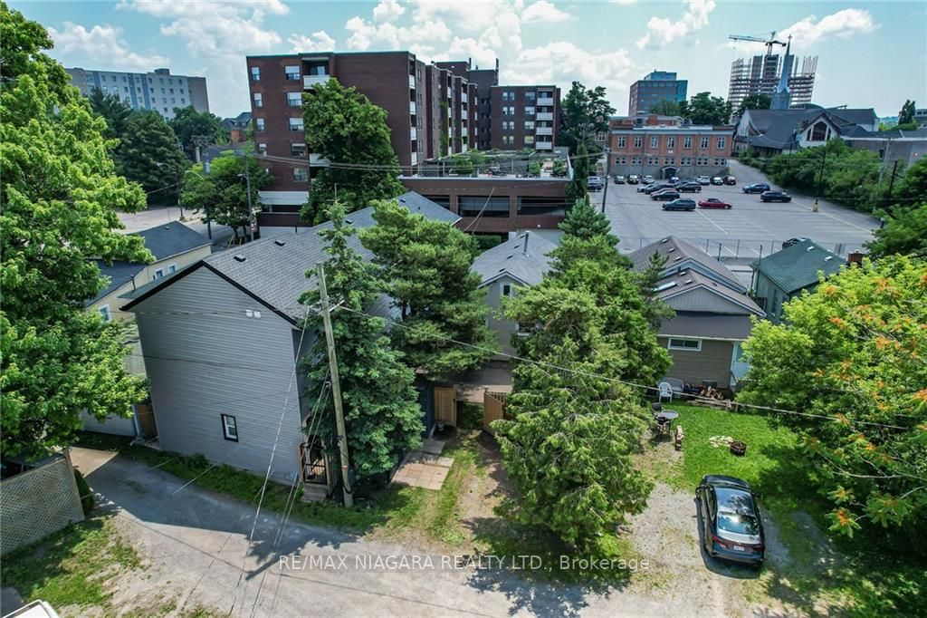 29 Raymond St