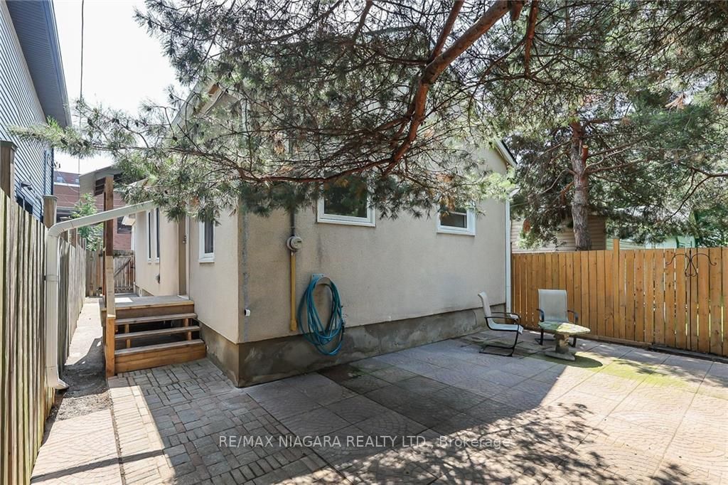 29 Raymond St