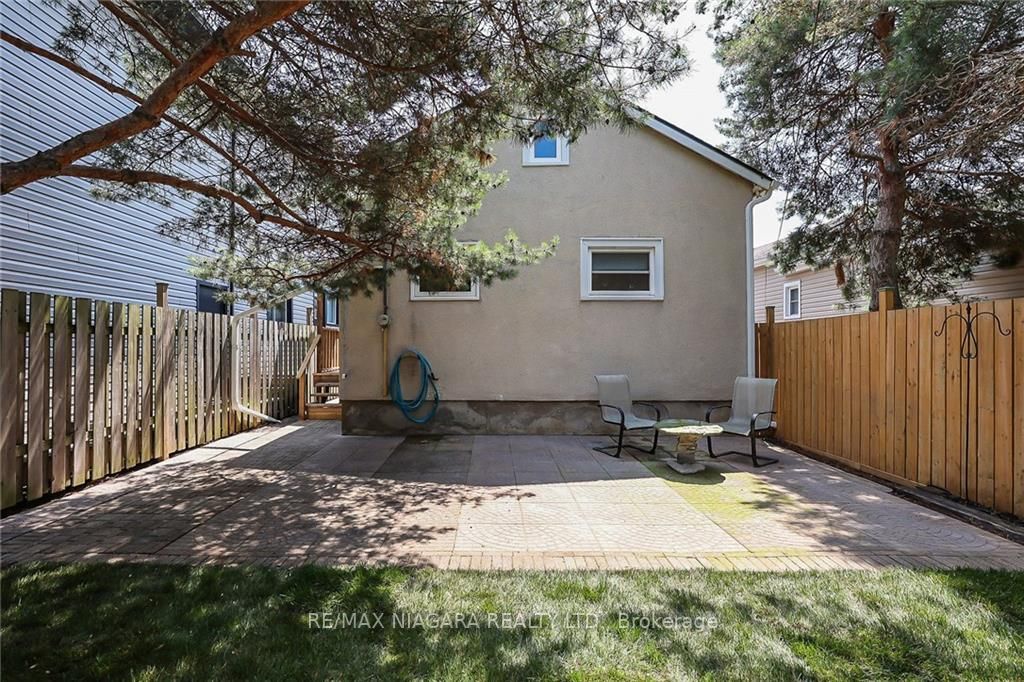 29 Raymond St