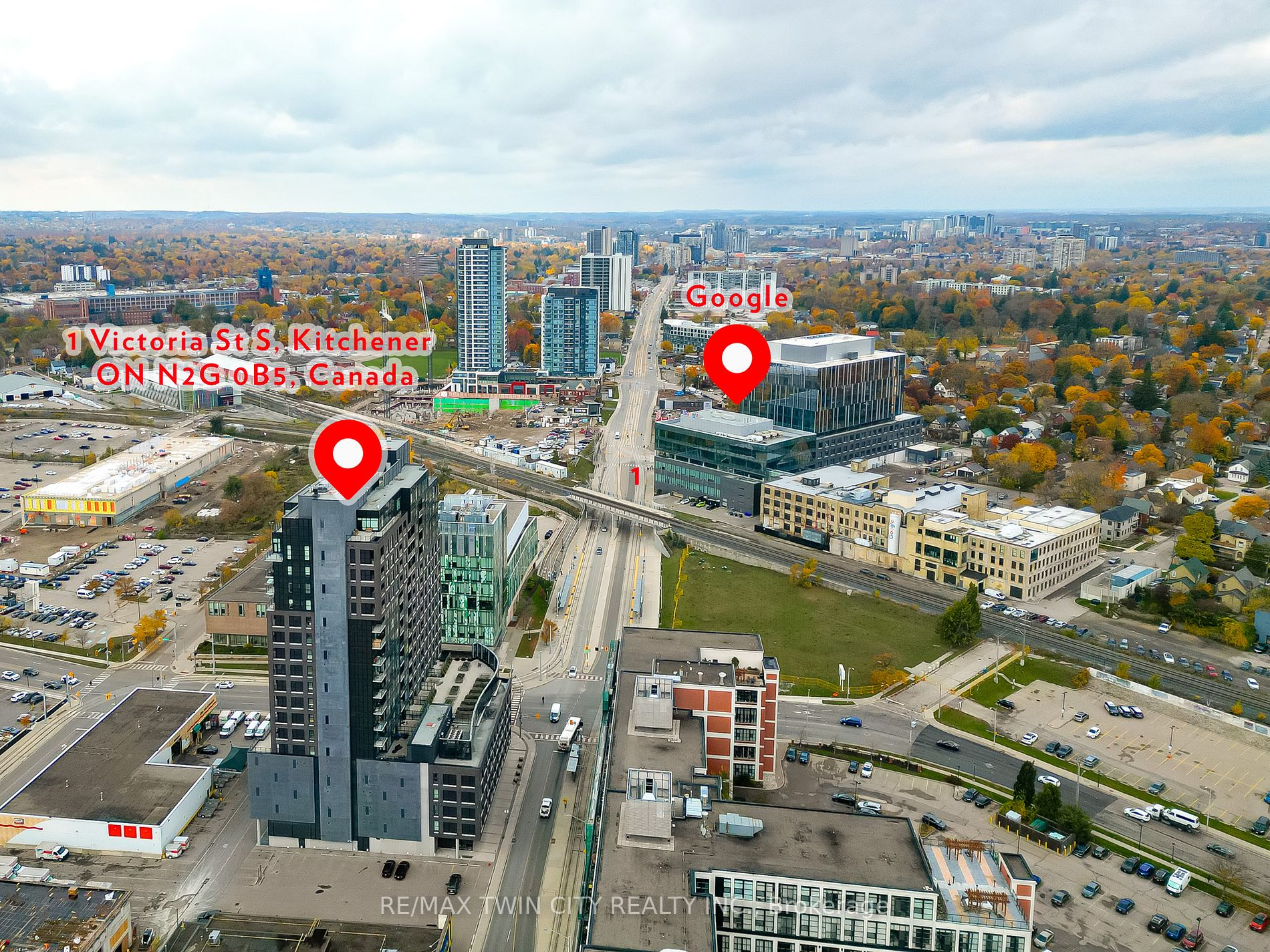 1 Victoria St S, #1806