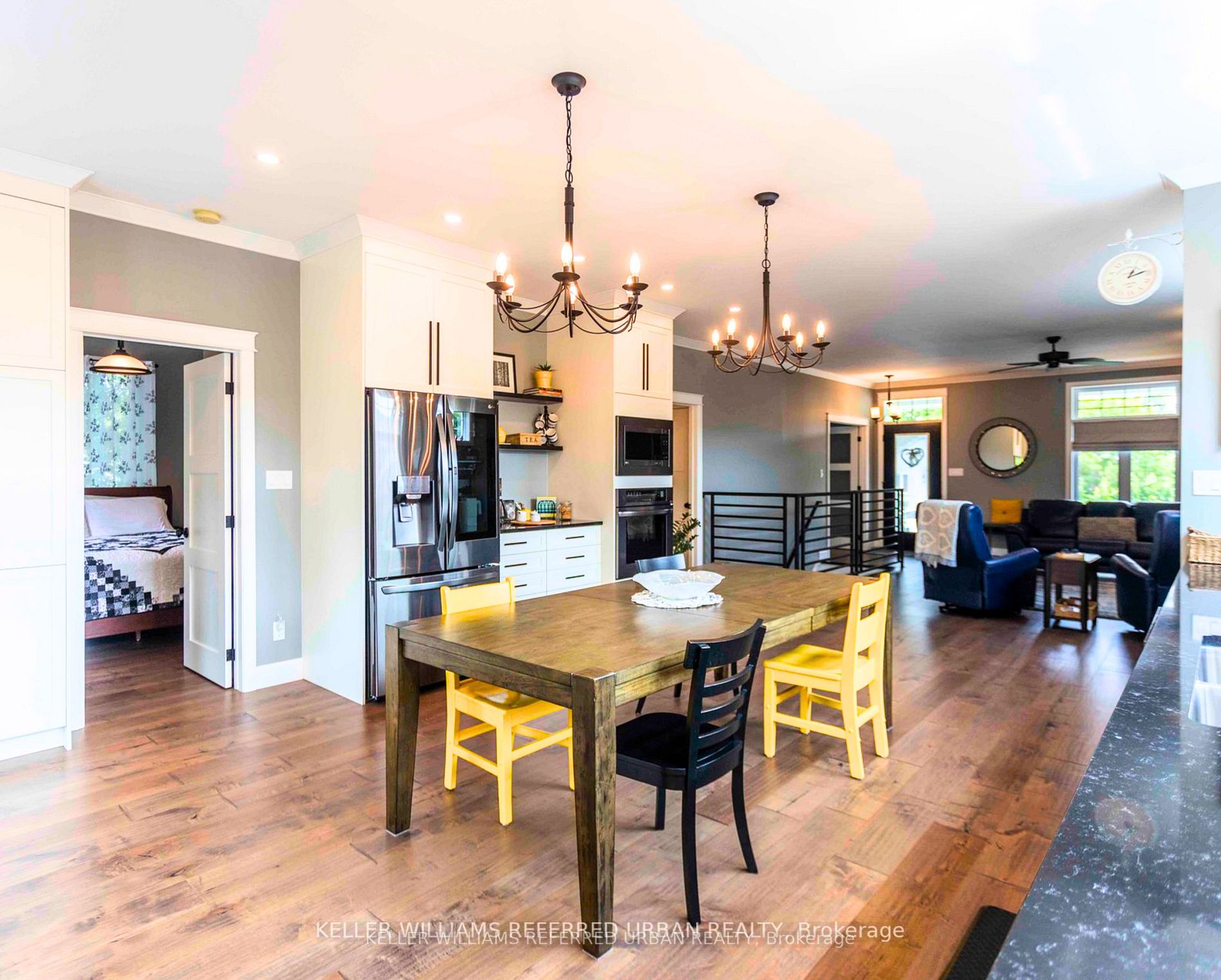 26 Elgin St S