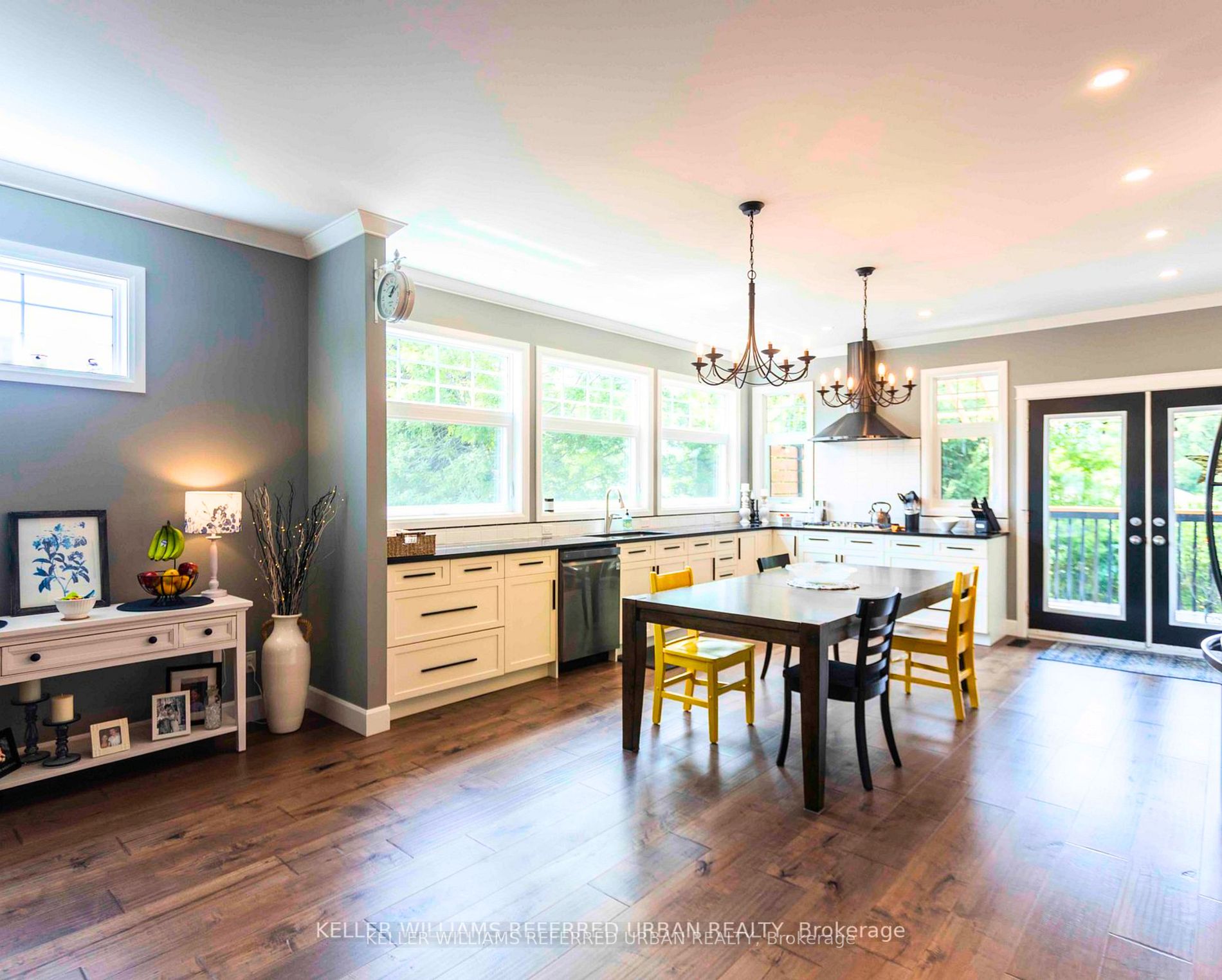 26 Elgin St S