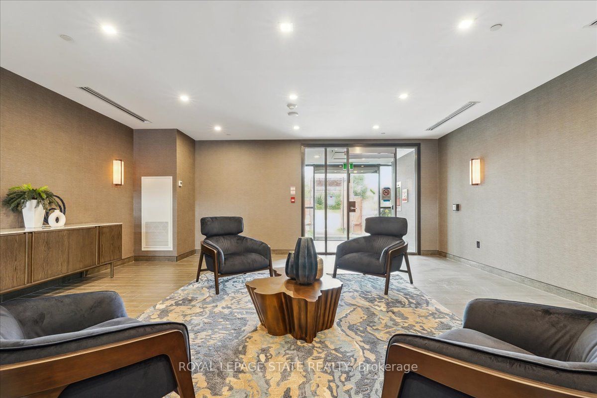 460 Dundas St E, #815
