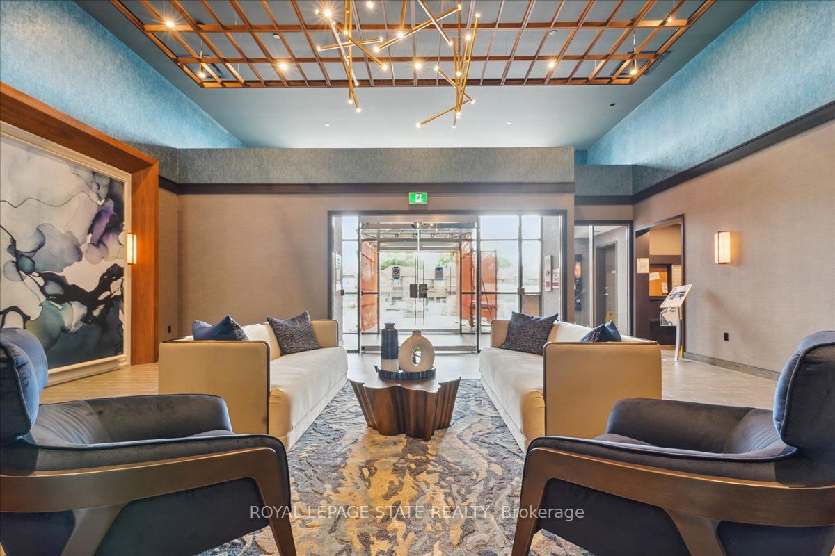 460 Dundas St E, #815