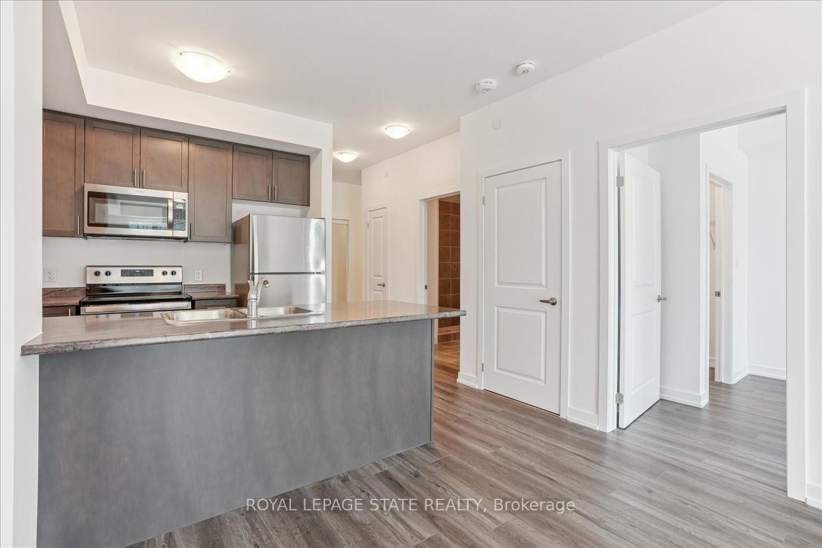 460 Dundas St E, #815