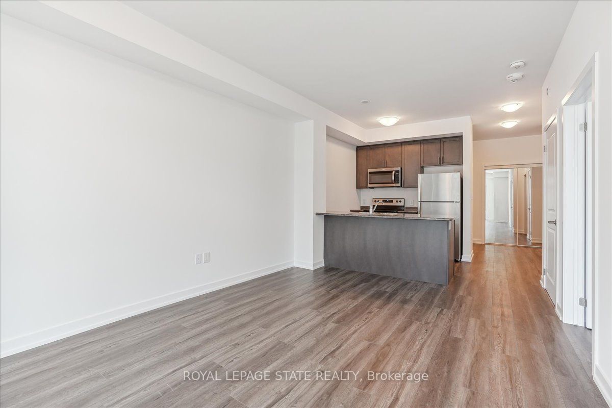 460 Dundas St E, #815