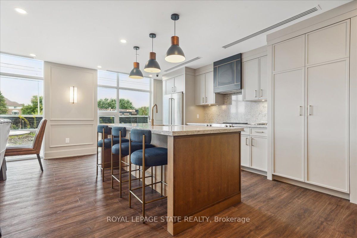 460 Dundas St E, #815