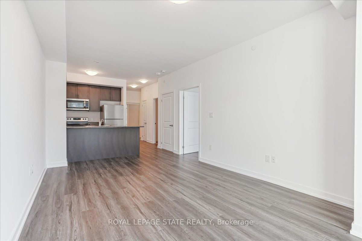 460 Dundas St E, #815