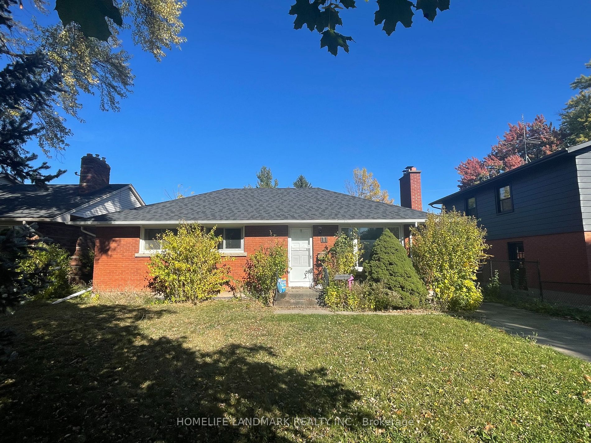 11 Byrne Blvd E