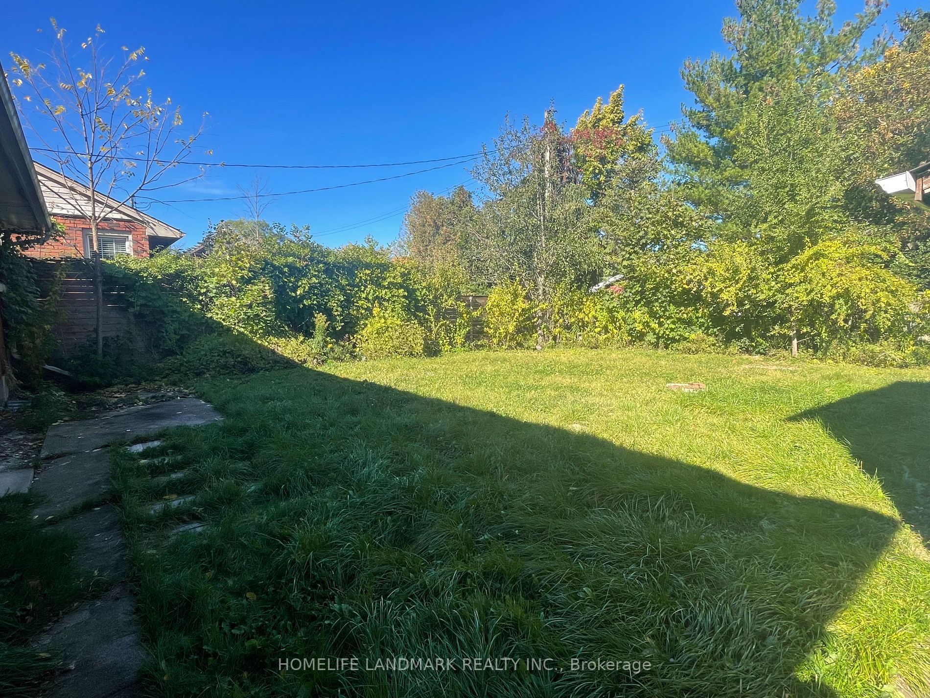 11 Byrne Blvd E