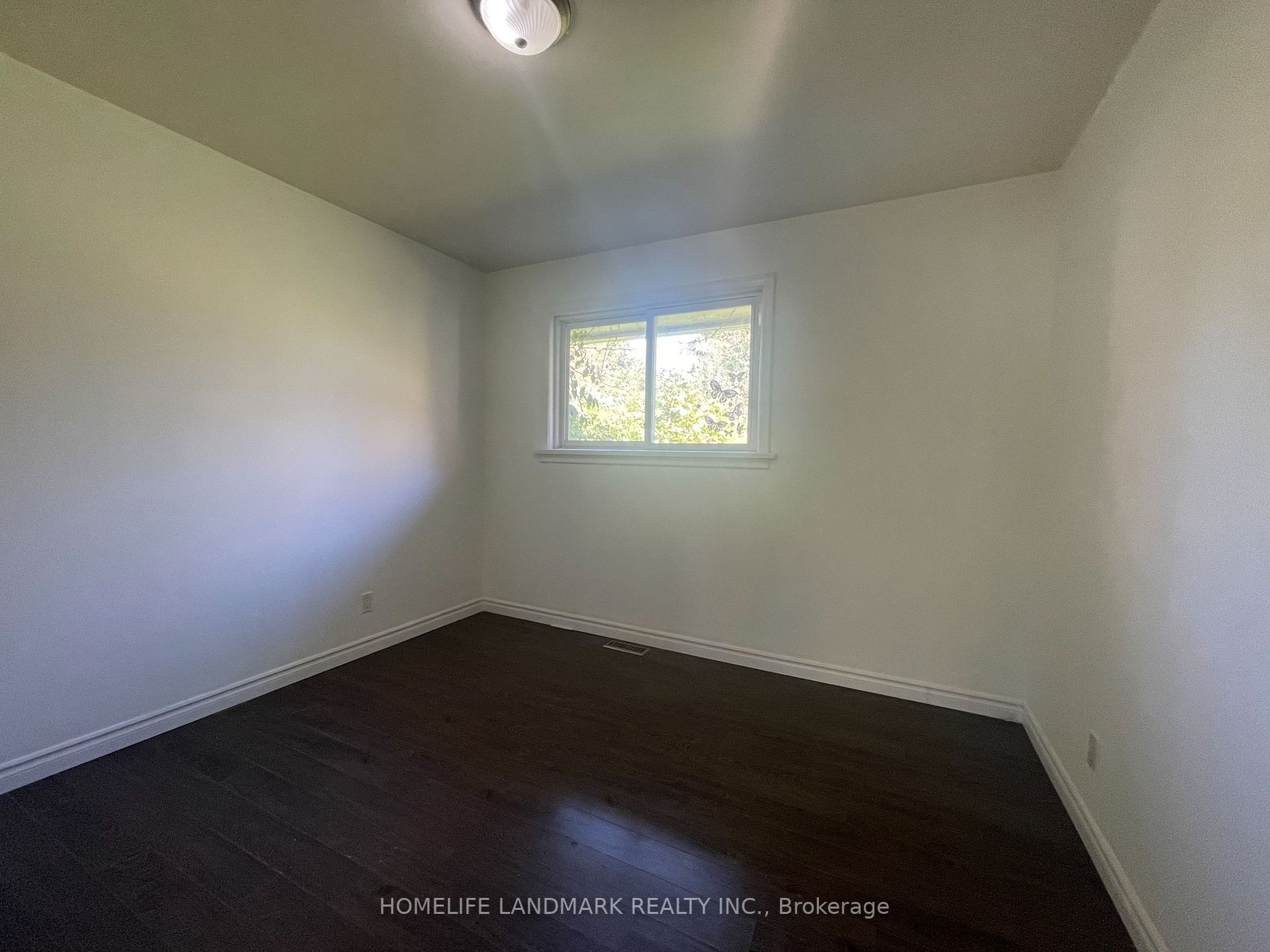 11 Byrne Blvd E