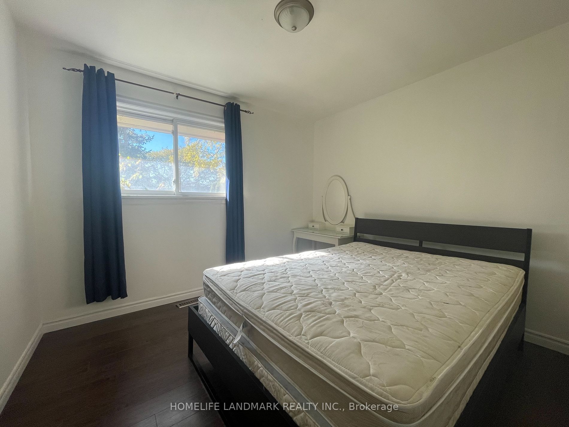 11 Byrne Blvd E
