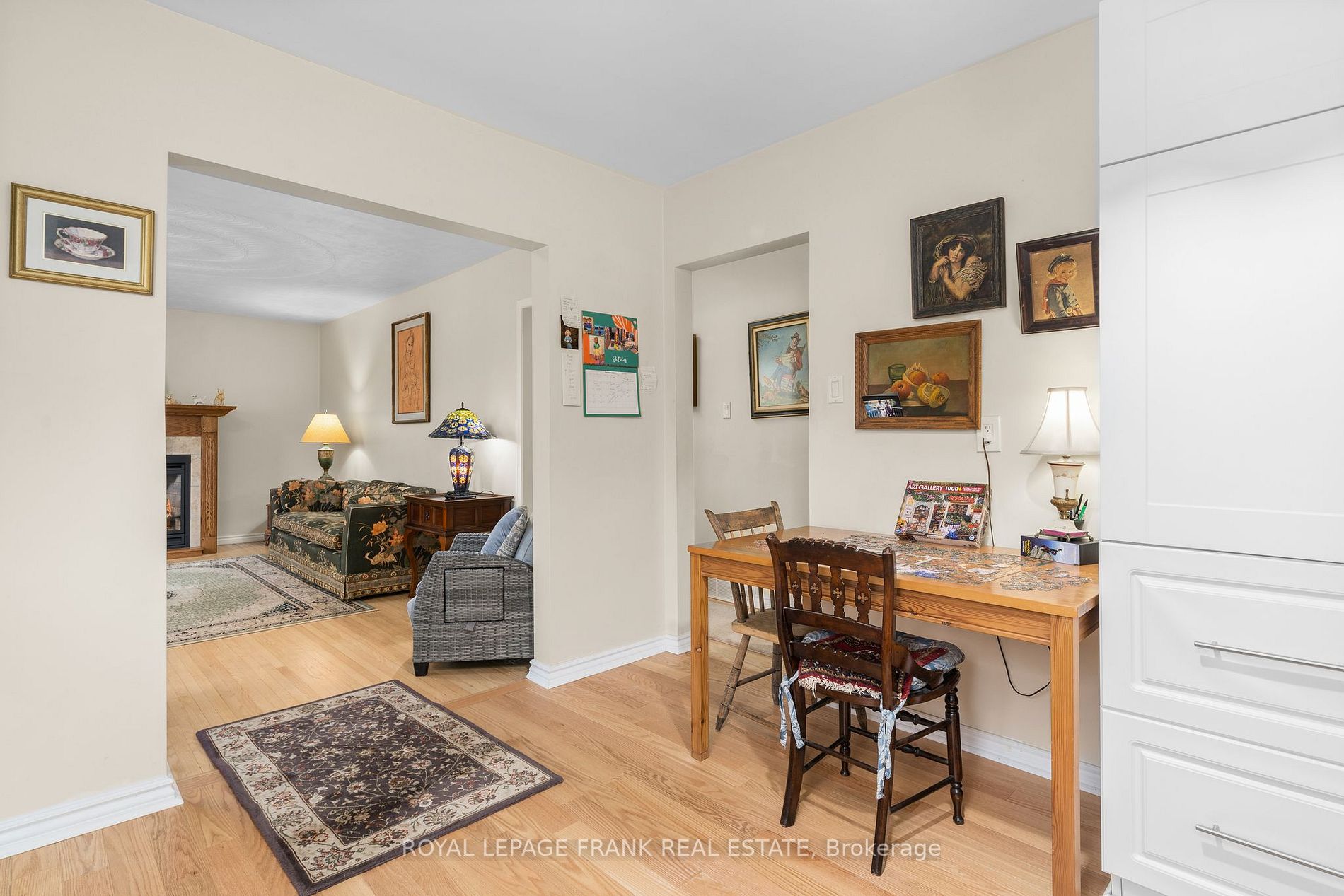 100 Colborne St W