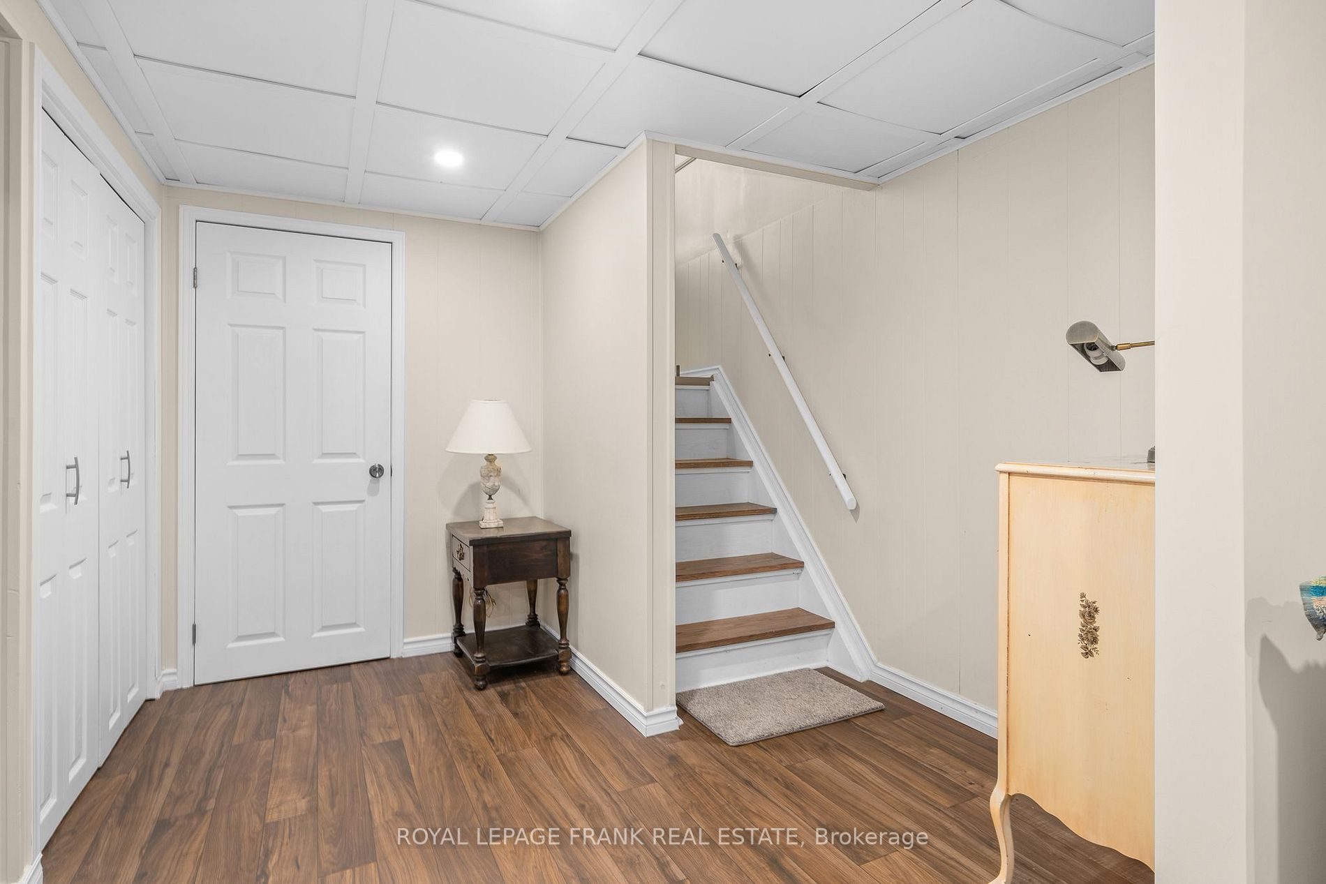 100 Colborne St W