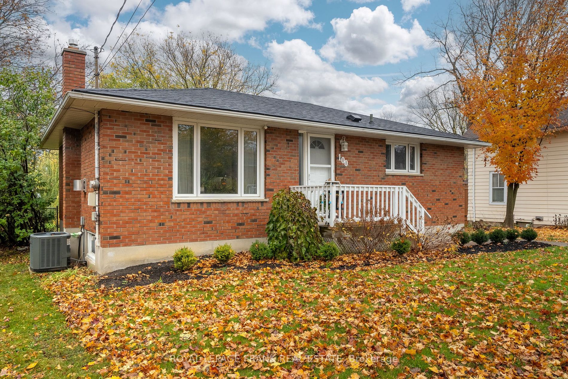 100 Colborne St W