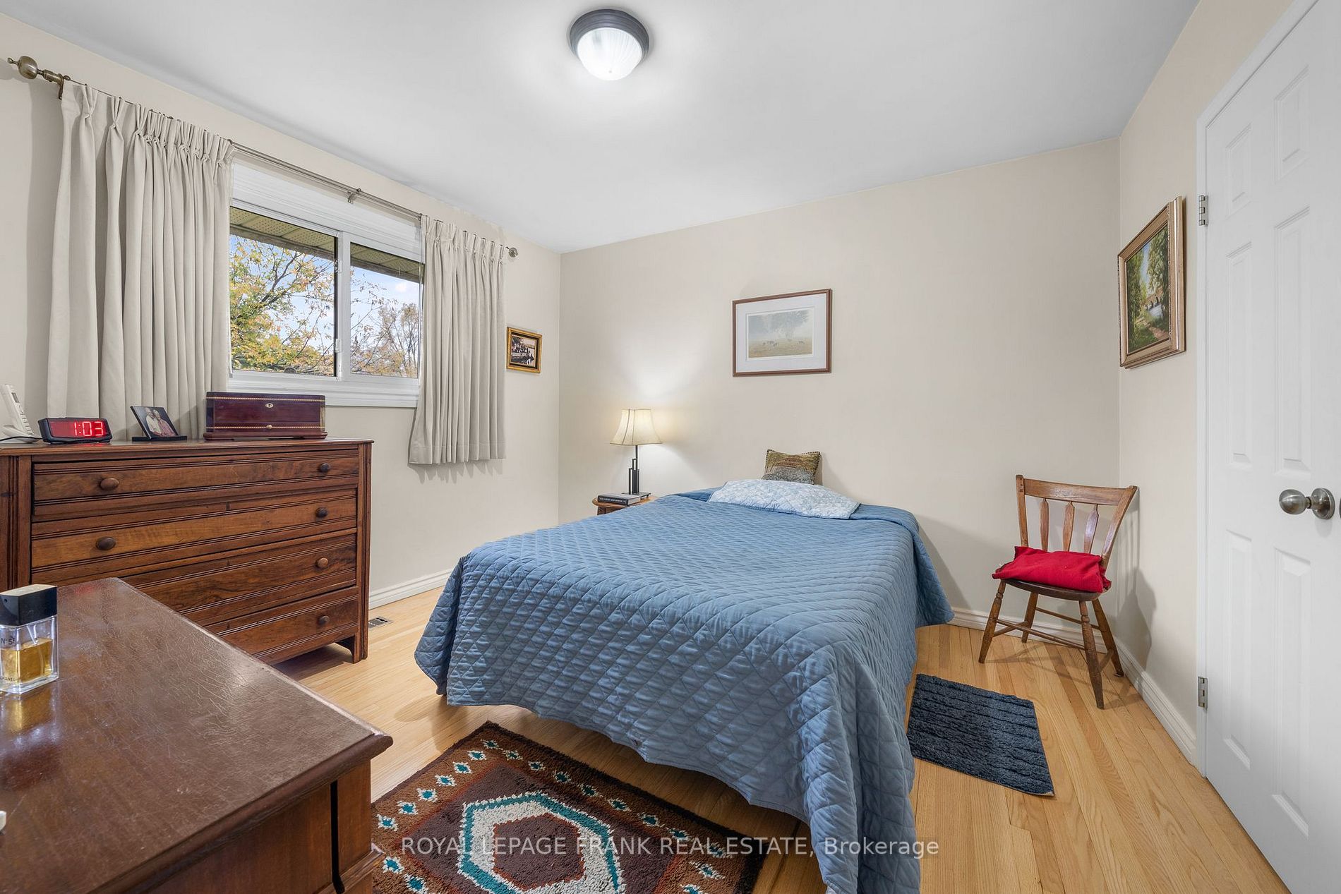 100 Colborne St W