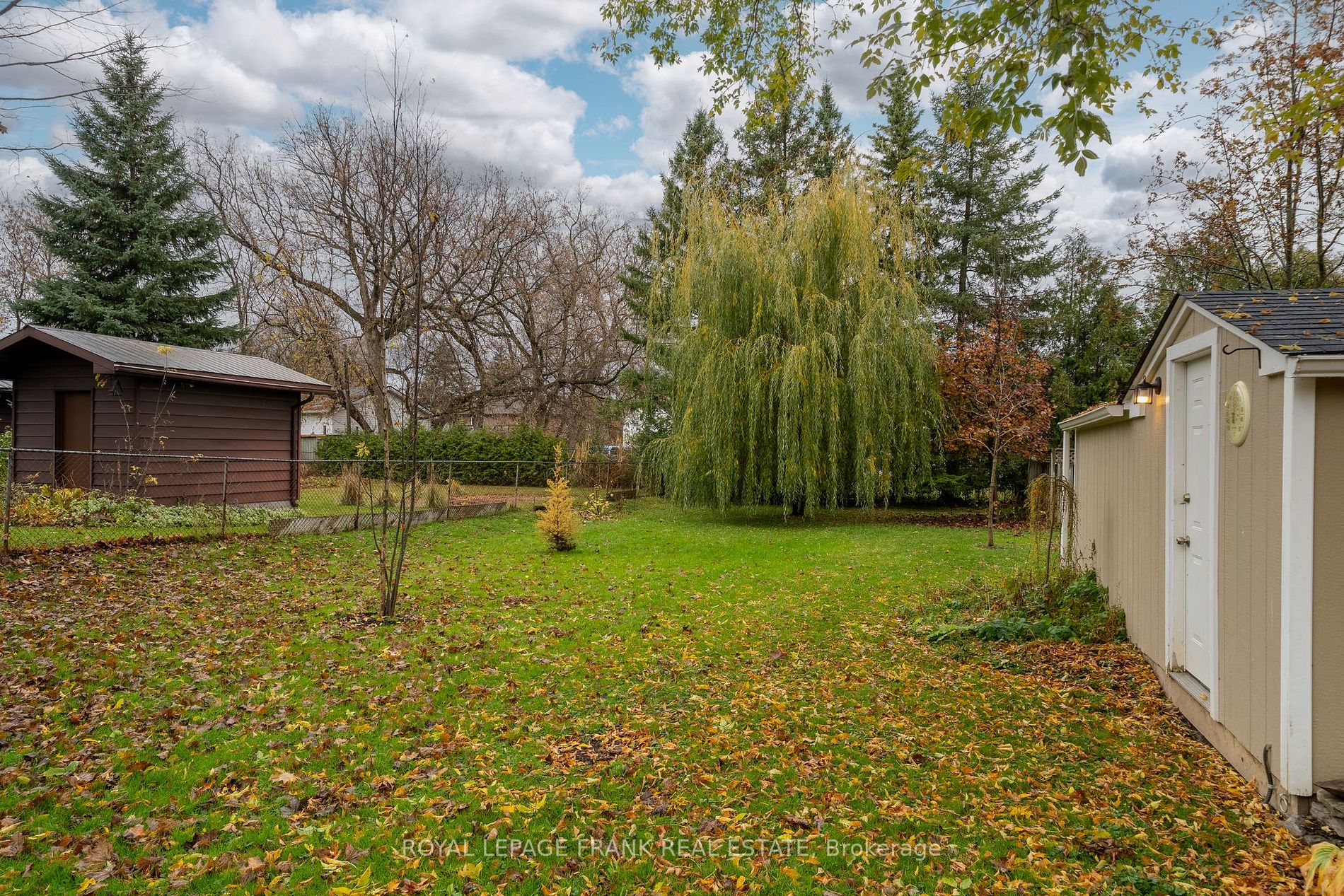 100 Colborne St W