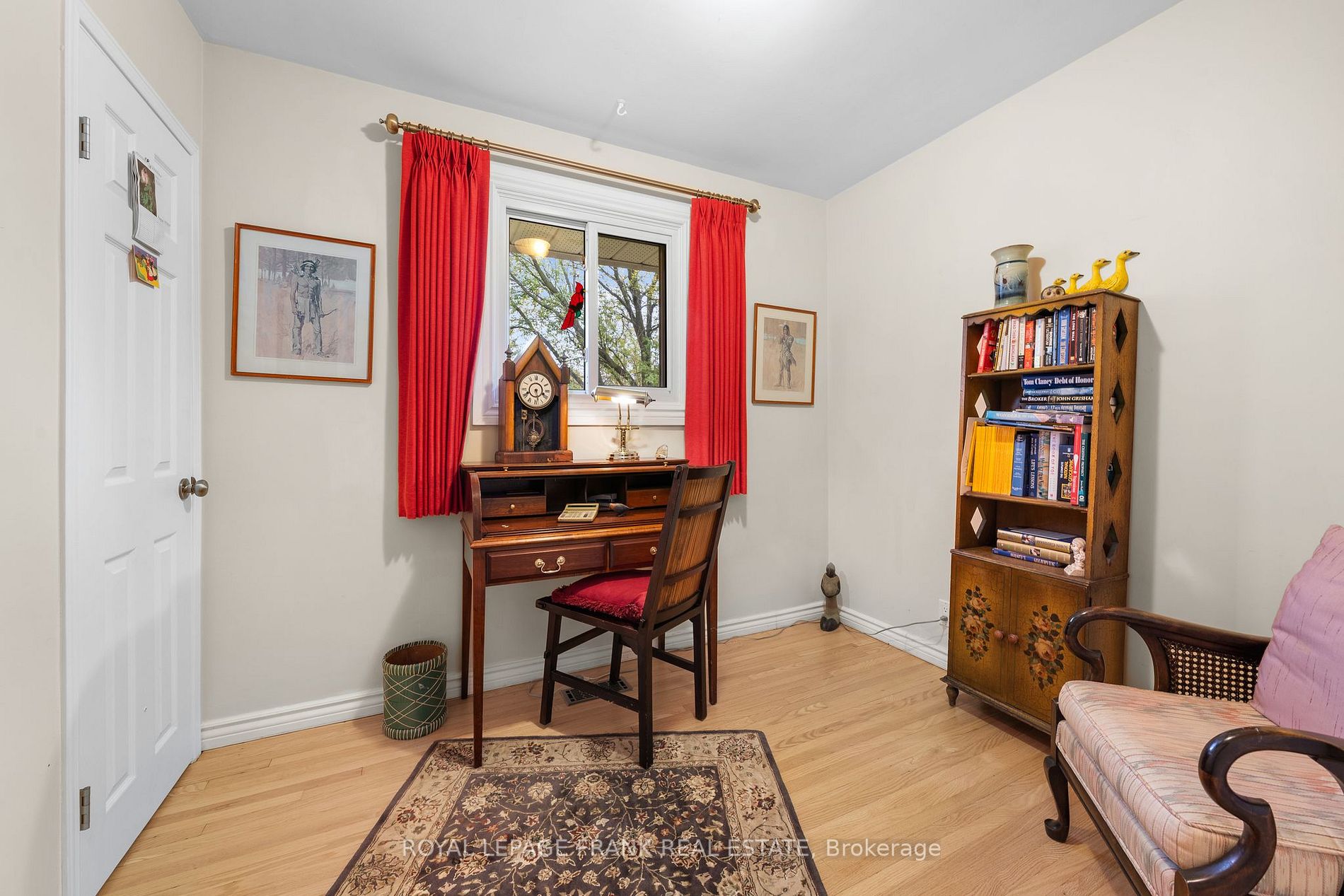 100 Colborne St W