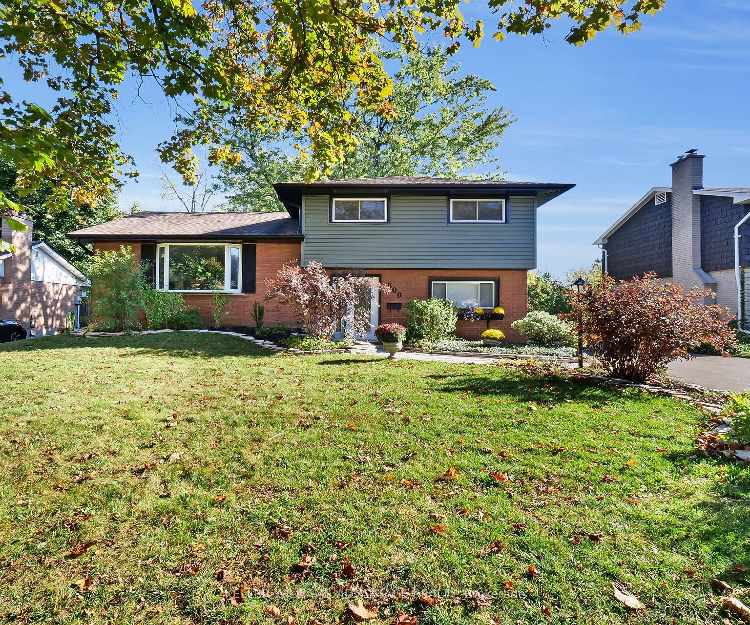 800 Dalkeith Avenue