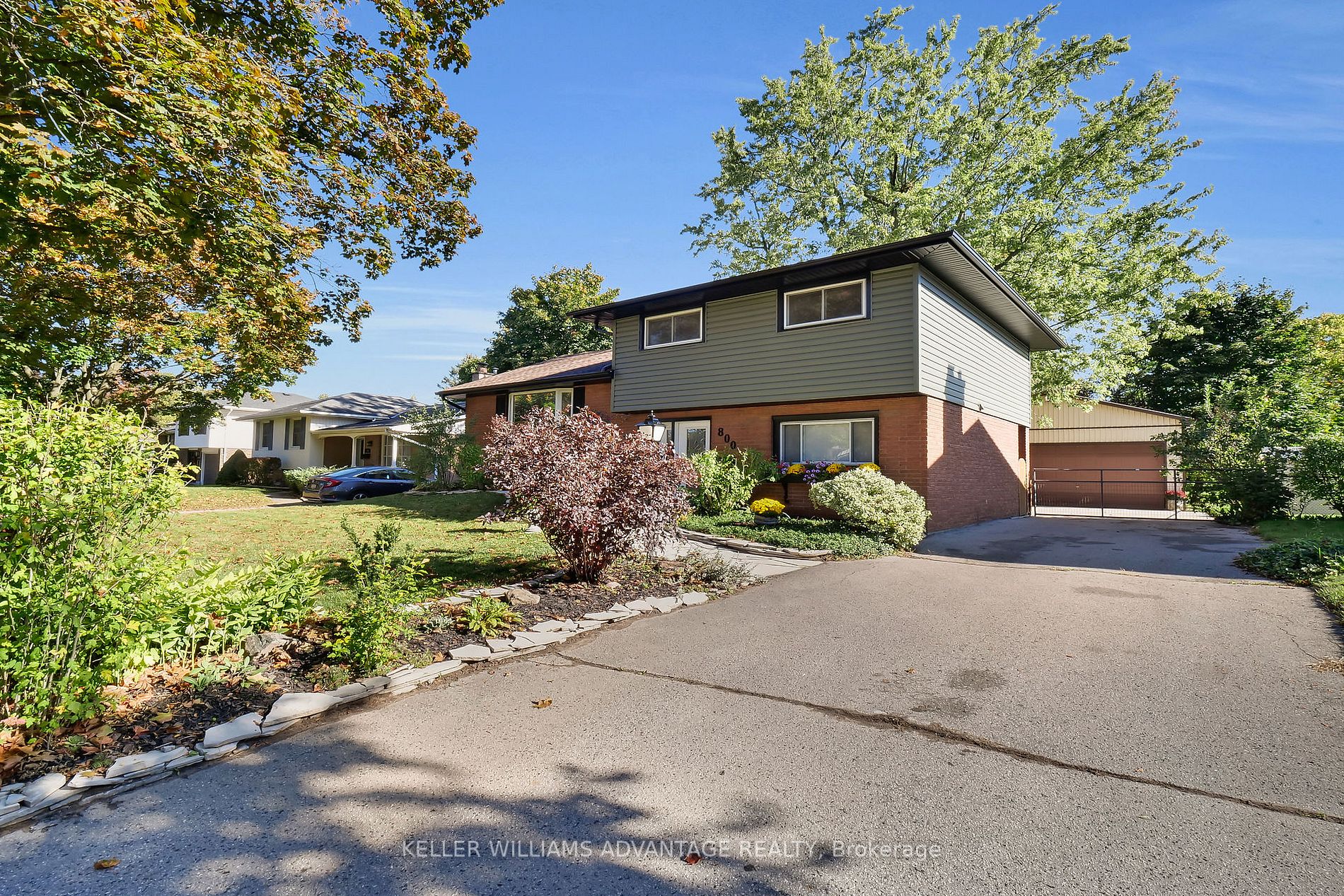 800 Dalkeith Avenue